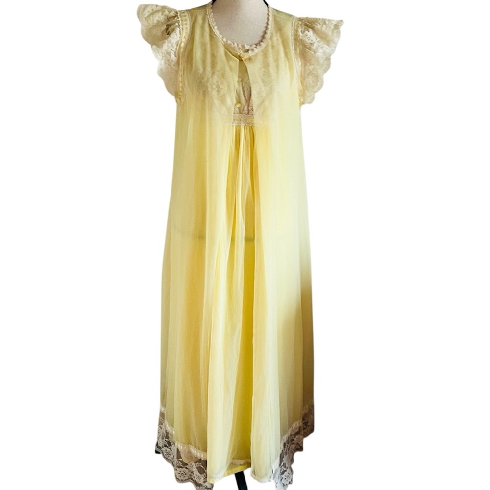 Vintage Peignoir Sheer Lace Negligee Robe Nightgown Set